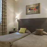 لو بوجينسي فندق باريس