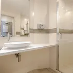 فندق لو بوجينسي 3*