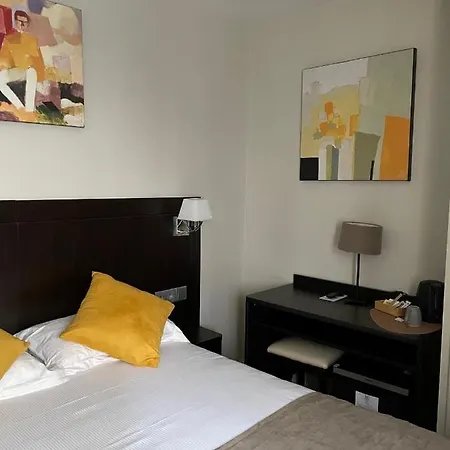 Le Beaugency Отель 3*