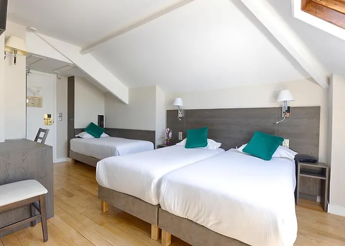 Le Beaugency Hotel 3*