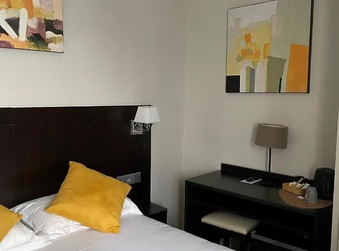 Le Beaugency Hotel 3*