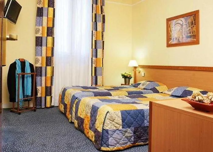 Le Beaugency Hotel 3*